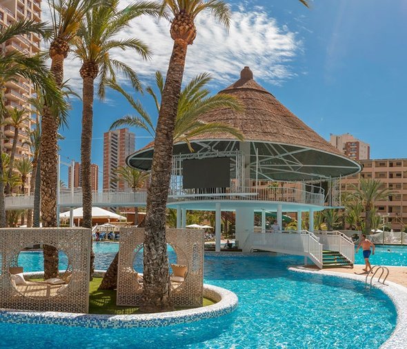 'cayo coco' swim-up bar et géant led Apparthôtel Magic Tropical Splash Finestrat